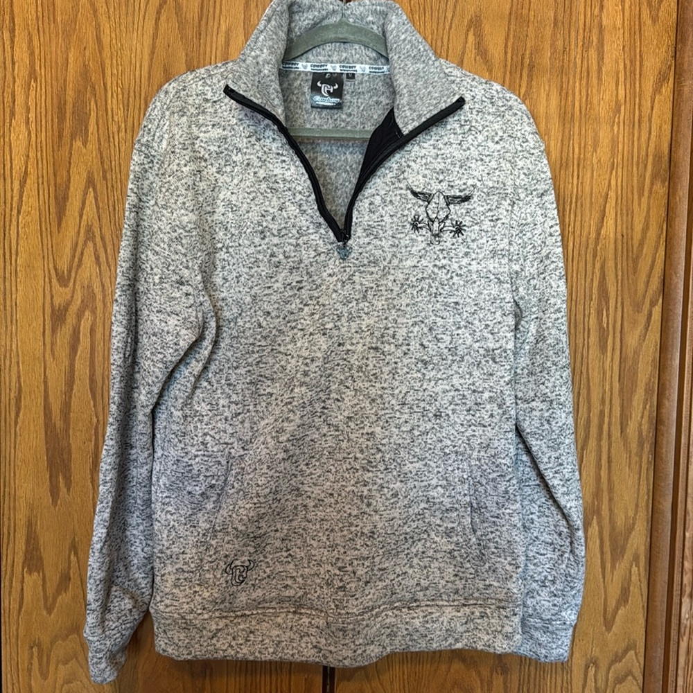 Like new size M cowboy hardware pullover